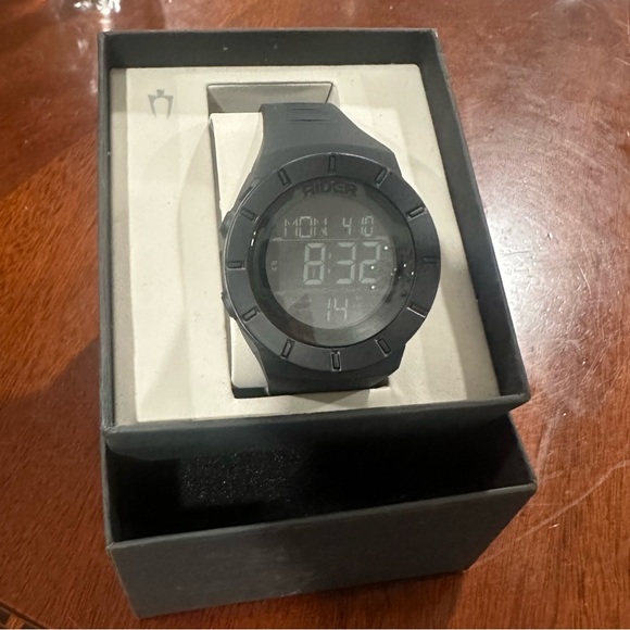 Coliseum Fit (phantom black watch) - Picture 2 of 6